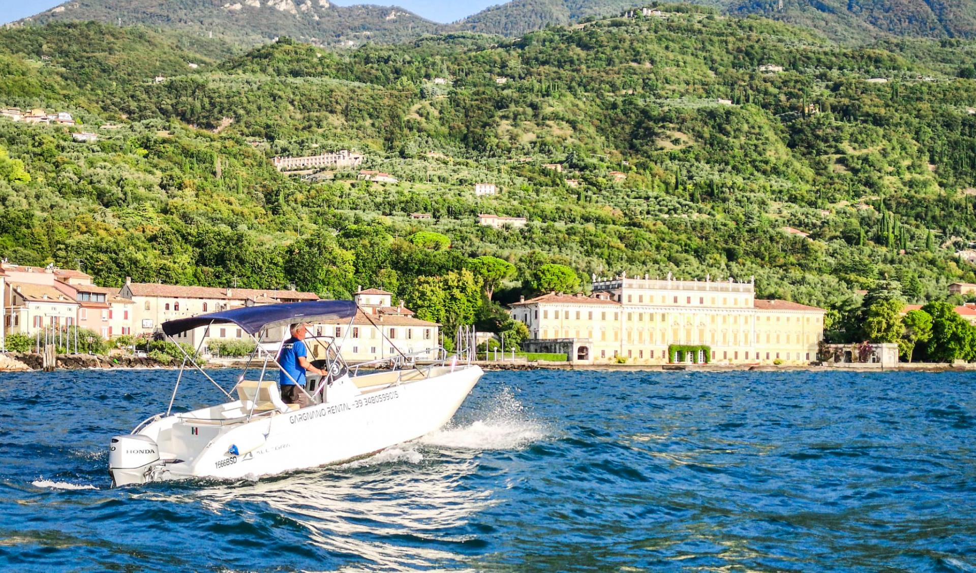 Motoscafo noleggio lago garda